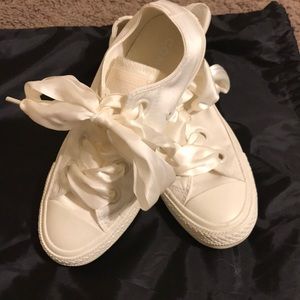 Ivory converses